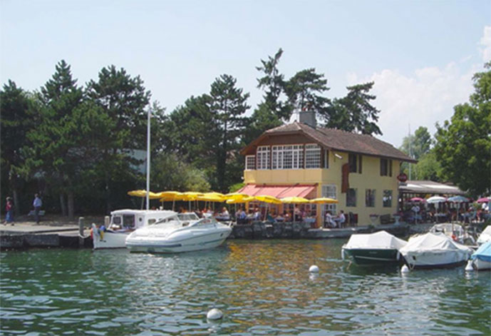 La Buvette de la plage, bord du port de Mies-Tannay